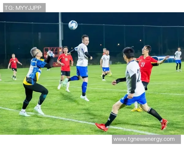 足球明星互问趣图大集合展现球场背后的友谊与竞争 足球明星互问趣图大集合展现球场背后的友谊与竞争