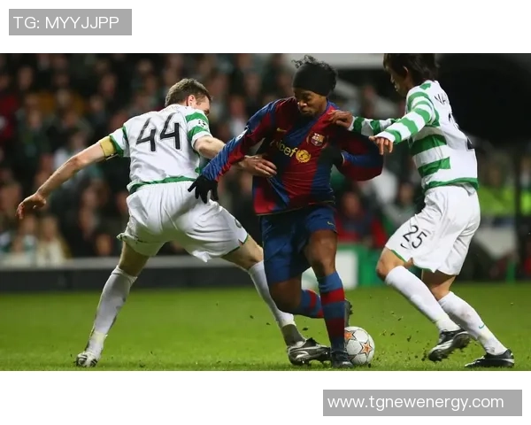 足球明星居家隔离生活趣事与卷纸的搞笑互动揭秘 足球明星居家隔离生活趣事与卷纸的搞笑互动揭秘