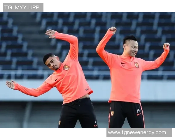 足球明星赛卡卡领衔众星云集激情对决展现足球魅力与友谊精神 足球明星赛卡卡领衔众星云集激情对决展现足球魅力与友谊精神