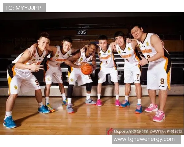 重庆篮球队运营分析：成功经验与失误教训的深度剖析